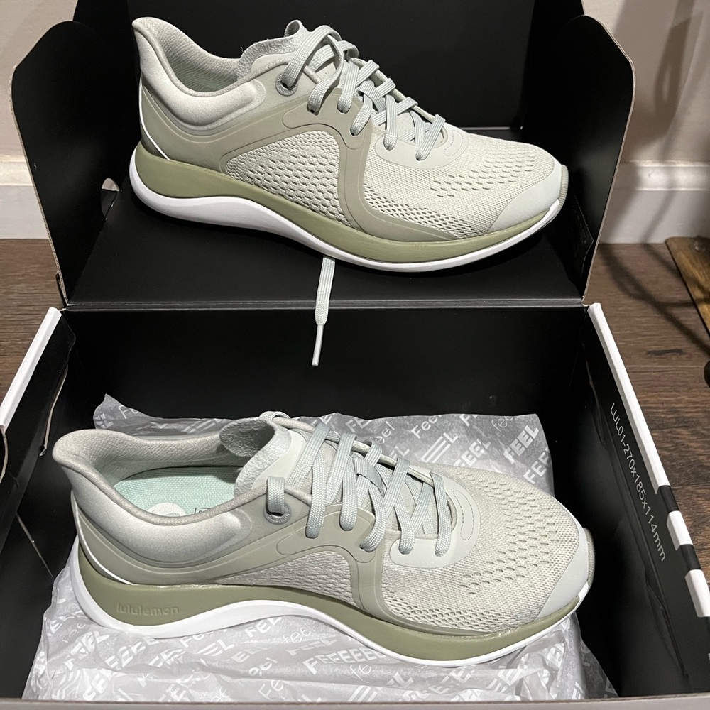 NWT lululemon chargefeel low womens workout shoe